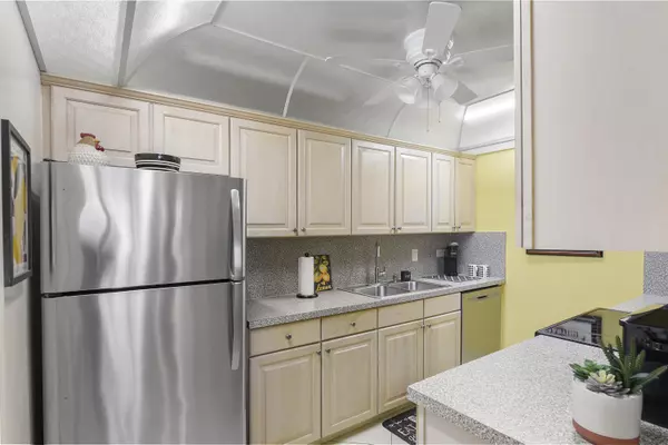 North Palm Beach, FL 33408,1200 Marine WAY 914