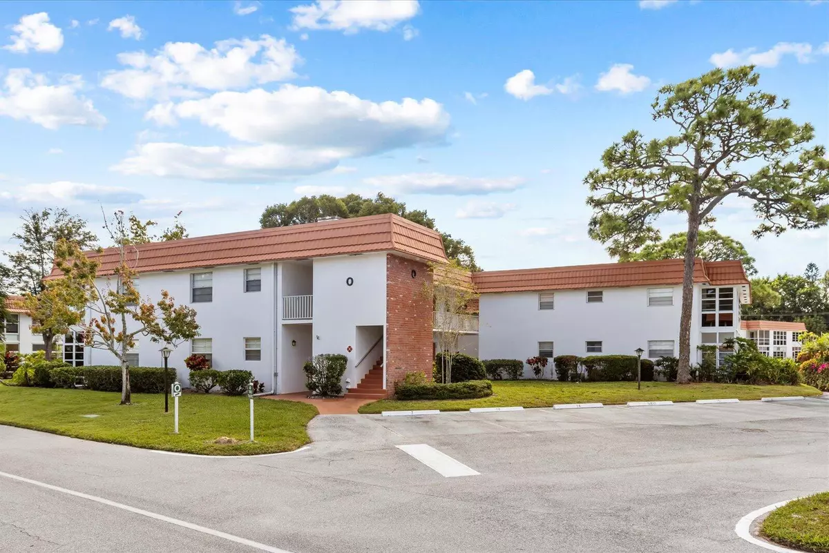 Stuart, FL 34996,2600 SE Ocean BLVD O14