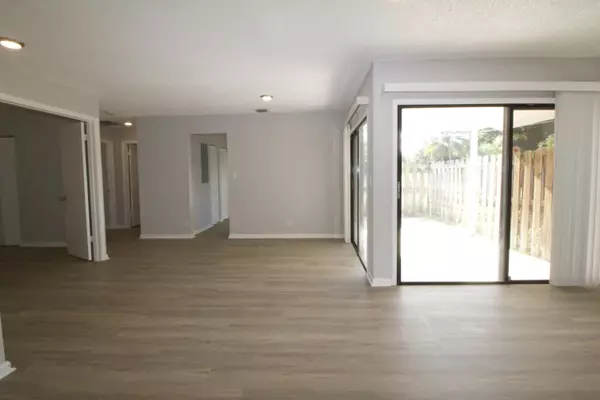 West Palm Beach, FL 33403,9218 Roan LN