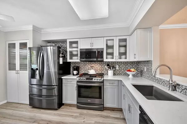 Boynton Beach, FL 33437,5777 Gemstone CT 407