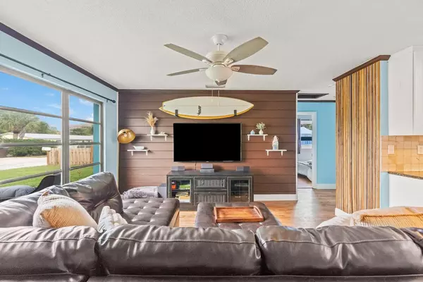 North Palm Beach, FL 33408,1880 Kathy LN