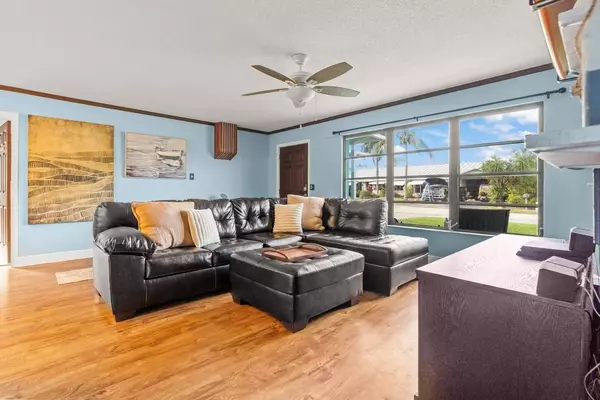 North Palm Beach, FL 33408,1880 Kathy LN