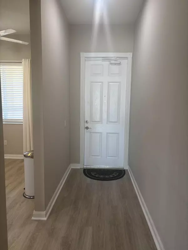 Fort Pierce, FL 34949,7 E Harbour Isle DR 301