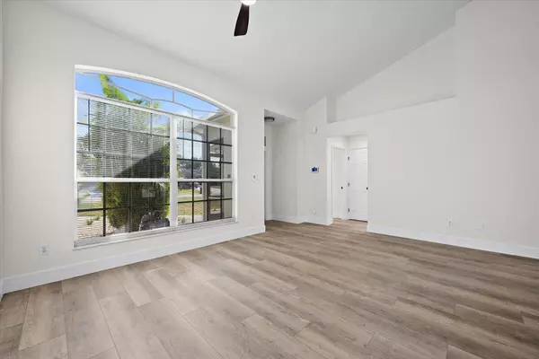 Port Saint Lucie, FL 34983,233 NE Glentry