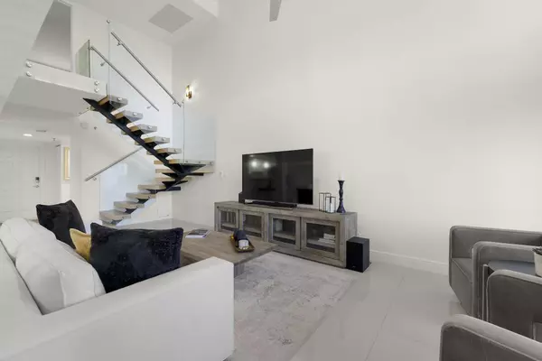 Deerfield Beach, FL 33441,665 SE 21st AVE 104