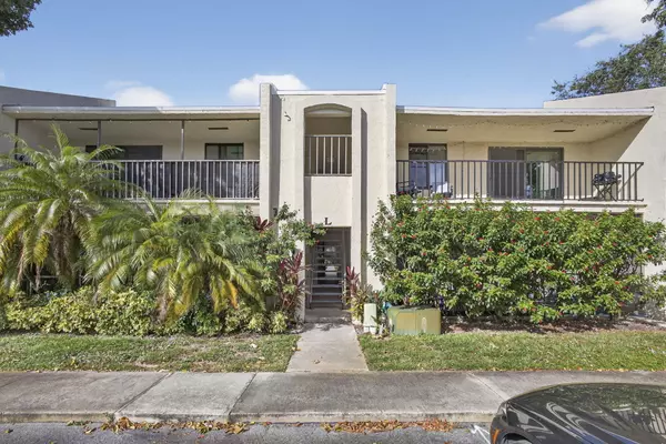 150 Pineview RD L7, Jupiter, FL 33469