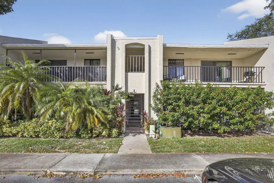 150 Pineview RD L7, Jupiter, FL 33469