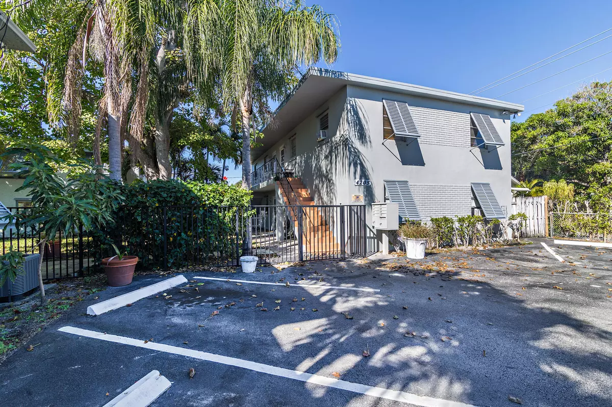 West Palm Beach, FL 33407,4205 N Flagler DR 2