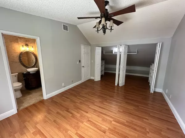 Boynton Beach, FL 33436,17 E Tara Lakes DR