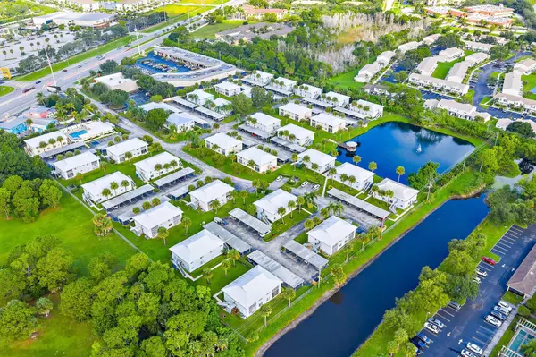 Port Saint Lucie, FL 34952,212 SE Village DR 212