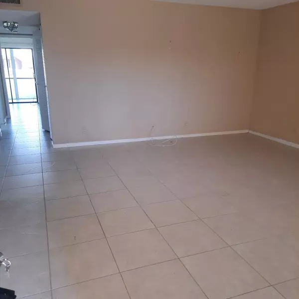 Delray Beach, FL 33484,15217 Lakes Of Delray BLVD 90