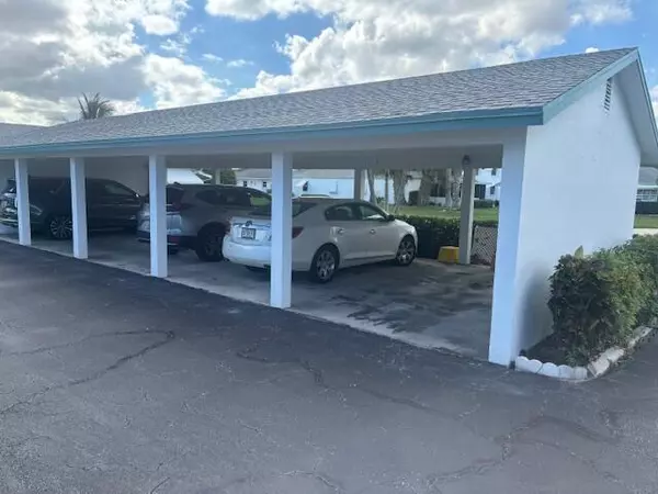 Palm Beach Gardens, FL 33410,10162 N N Meridian WAY 6