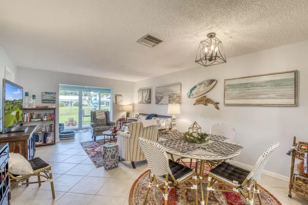 Boynton Beach, FL 33426,400 SW Golfview TER 102