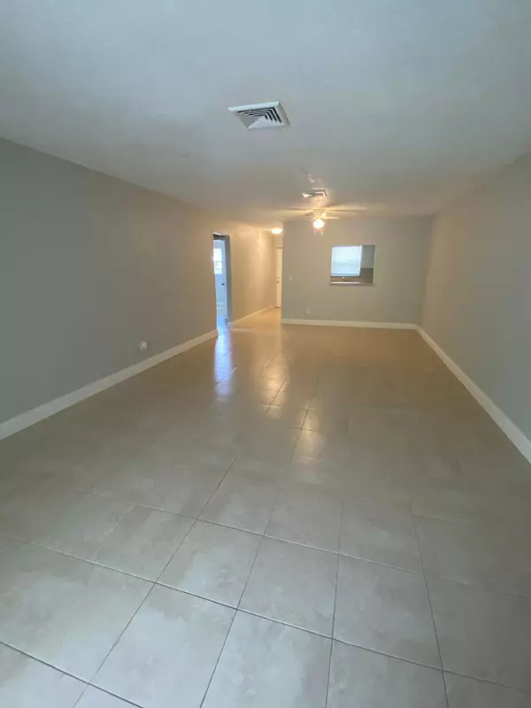 4327 Cocoanut RD, West Palm Beach, FL 33406