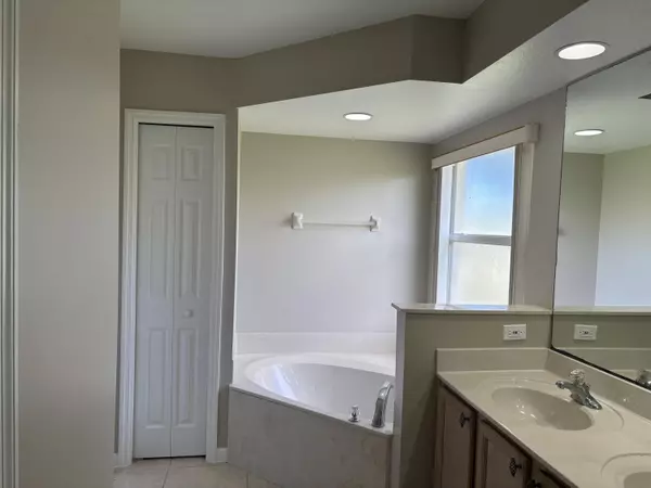 Port Saint Lucie, FL 34953,4497 SW SW Gadshaw RD