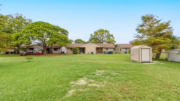 Fort Pierce, FL 34982,604 Roselyn AVE A