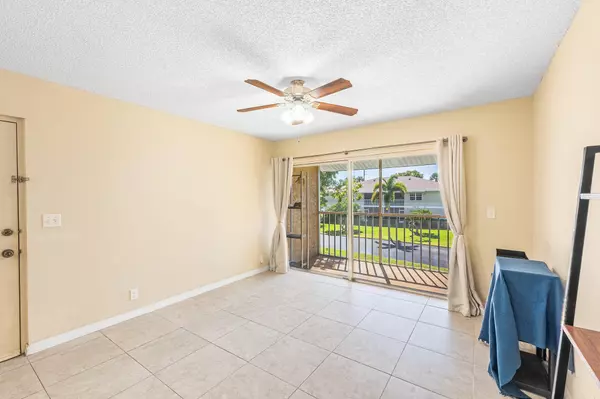 Port Saint Lucie, FL 34952,1537 SE Royal Green CIR E #202