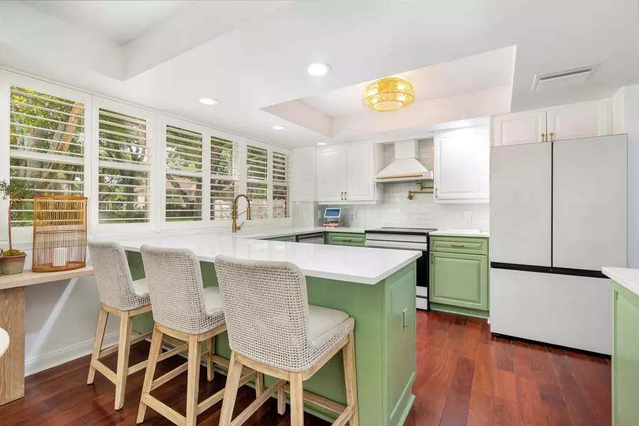 8110 Oakton CT 10b, Lake Clarke Shores, FL 33406