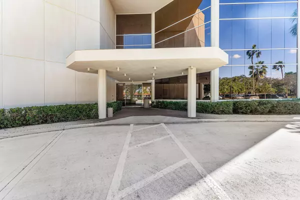 Palm Beach Gardens, FL 33418,4500 Pga BLVD 104