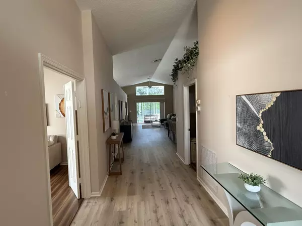 Boynton Beach, FL 33437,5730 Royal Club DR