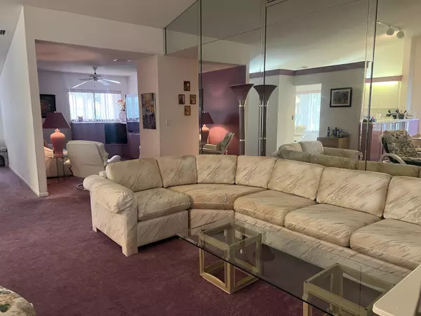 Boynton Beach, FL 33437,10399 S Circle Lake DR 202