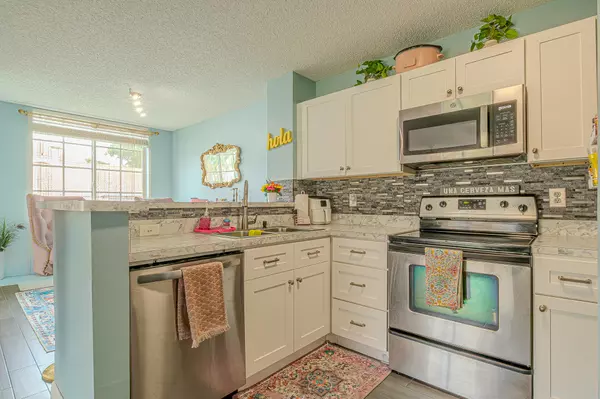 West Palm Beach, FL 33409,1755 Village BLVD 108