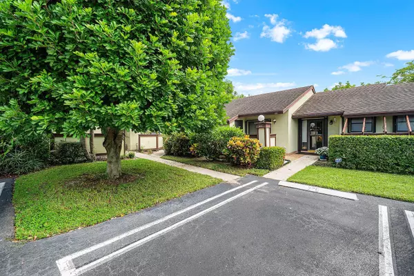 276 Beaver Dam CT, Royal Palm Beach, FL 33411