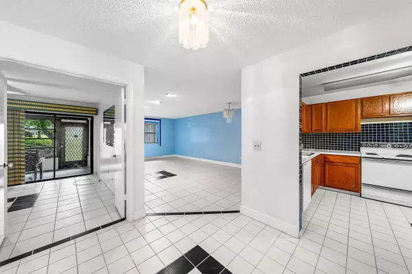 Royal Palm Beach, FL 33411,276 Beaver Dam CT