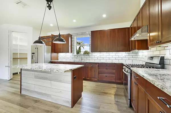 2510 N Lake DR, Boynton Beach, FL 33435