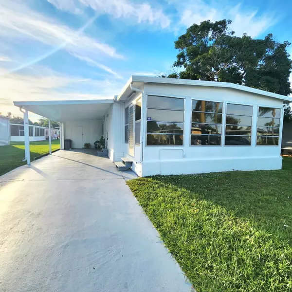 Port Saint Lucie, FL 34952,12 La Costa LN