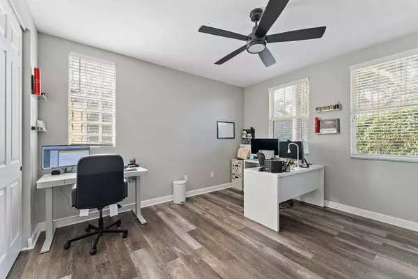 West Palm Beach, FL 33401,500 Pacific Grove DR 8