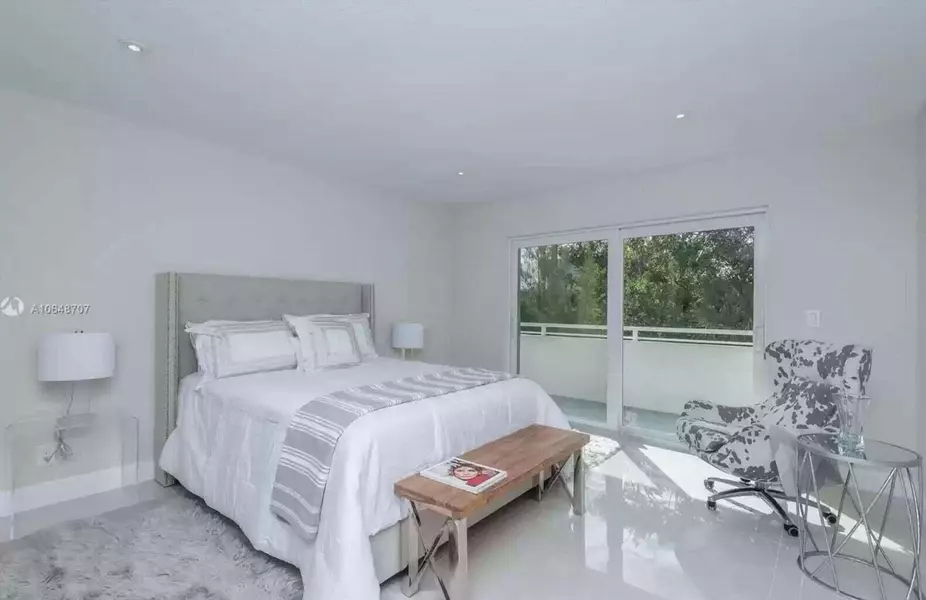 3212 NE 12th ST 302, Pompano Beach, FL 33062