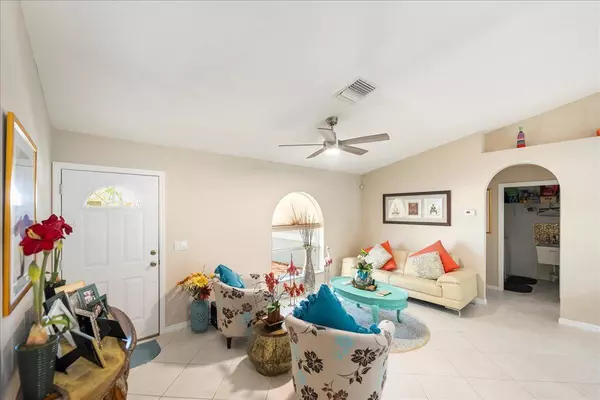 Port Saint Lucie, FL 34983,106 SE Crosspoint DR