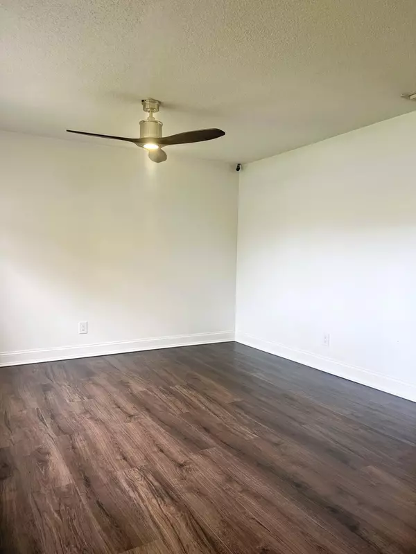 Fort Pierce, FL 34951,6030 Indrio RD 5