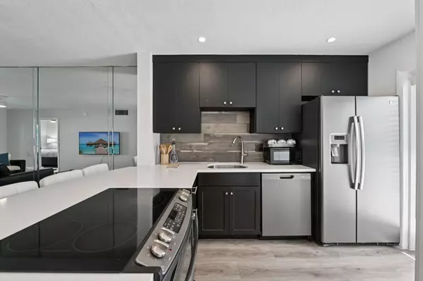 Lauderdale By The Sea, FL 33062,1461 S Ocean BLVD 204