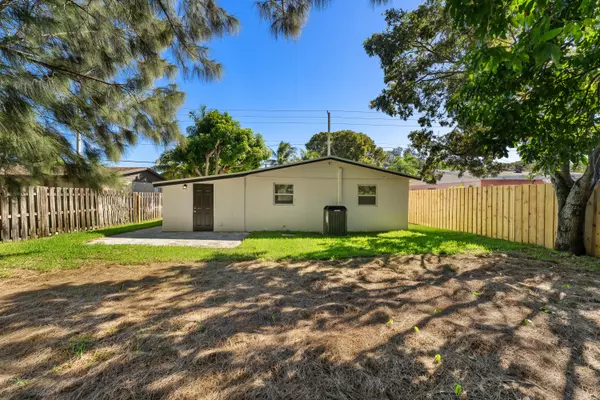 West Palm Beach, FL 33407,4903 Pinewood AVE