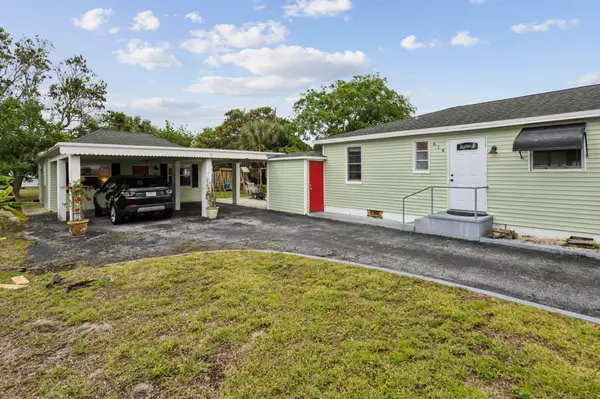 Lantana, FL 33462,614 N 7th ST 1/2