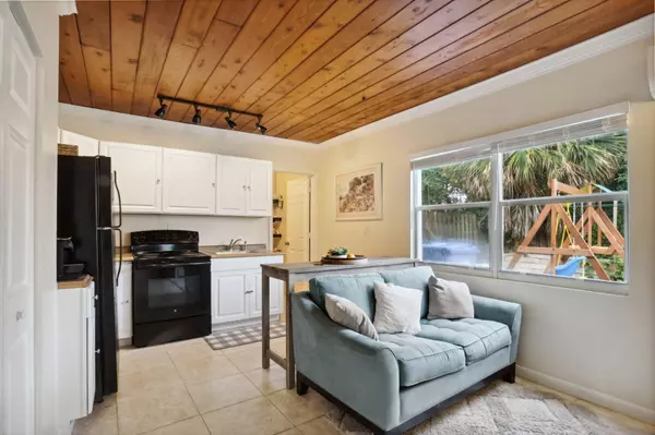 Lantana, FL 33462,614 N 7th ST 1/2