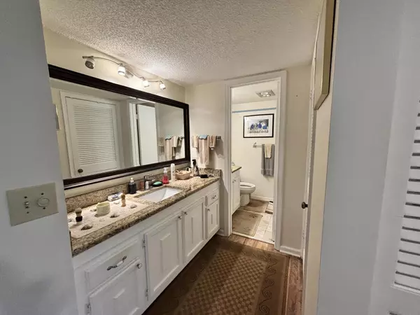 Fort Pierce, FL 34949,2400 S Ocean DR 6434