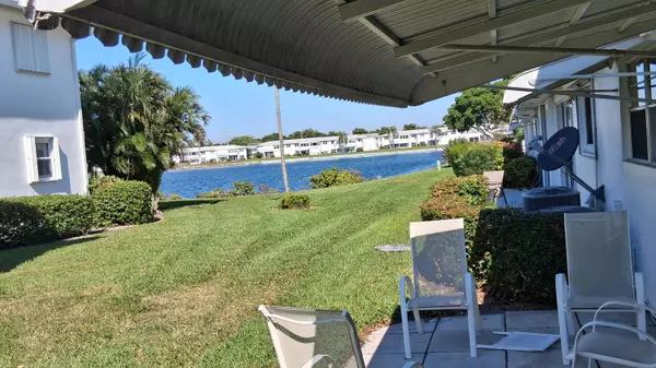 Boynton Beach, FL 33426,101 Leisure Lake CIR 101