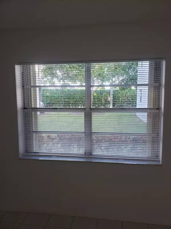 Delray Beach, FL 33484,688 Burgundy O