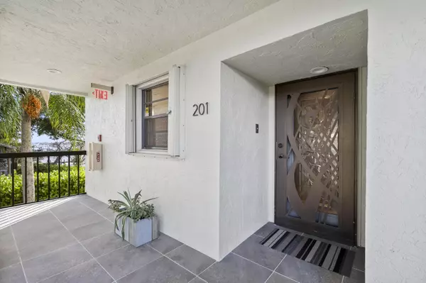 Stuart, FL 34994,415 NW North River DR 201