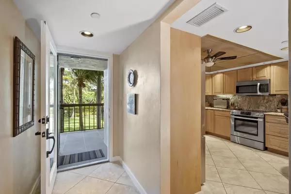 Stuart, FL 34994,415 NW North River DR 201