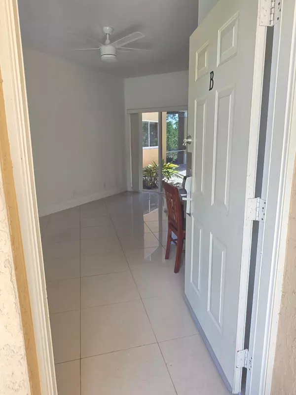 Port Saint Lucie, FL 34986,8262 Mulligan CIR 2613 Side B