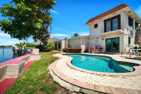 Pompano Beach, FL 33062,1901 N Riverside DR Apt 1