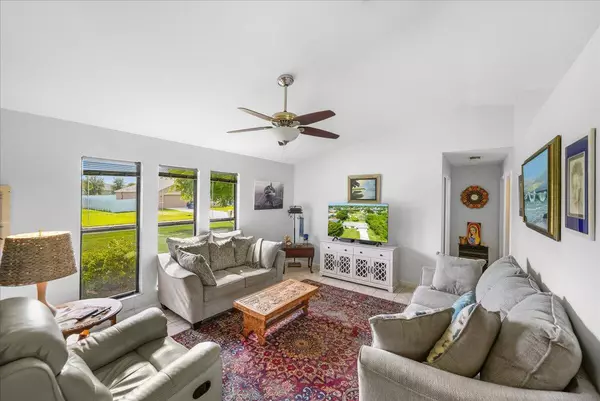 Port Saint Lucie, FL 34983,981 SE Candle AVE