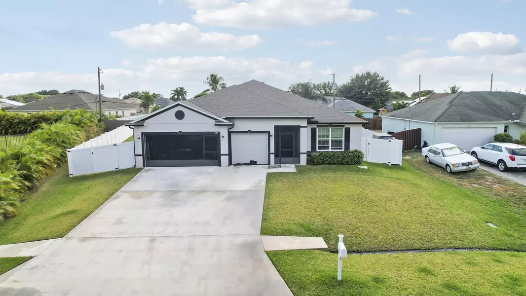 684 SW Jada RD, Port Saint Lucie, FL 34953