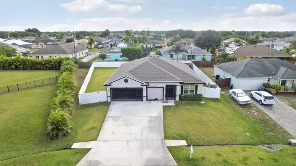 Port Saint Lucie, FL 34953,684 SW Jada RD