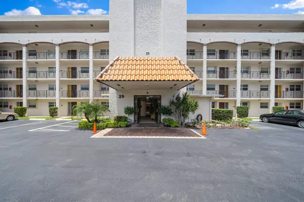 North Palm Beach, FL 33408,29 Yacht Club DR 407