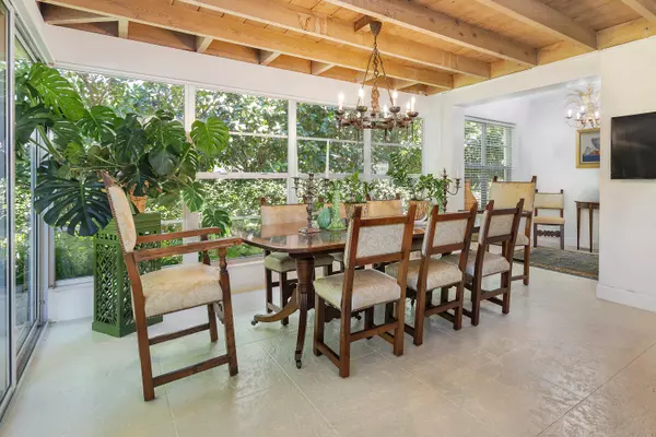 Palm Beach, FL 33480,215 S County RD